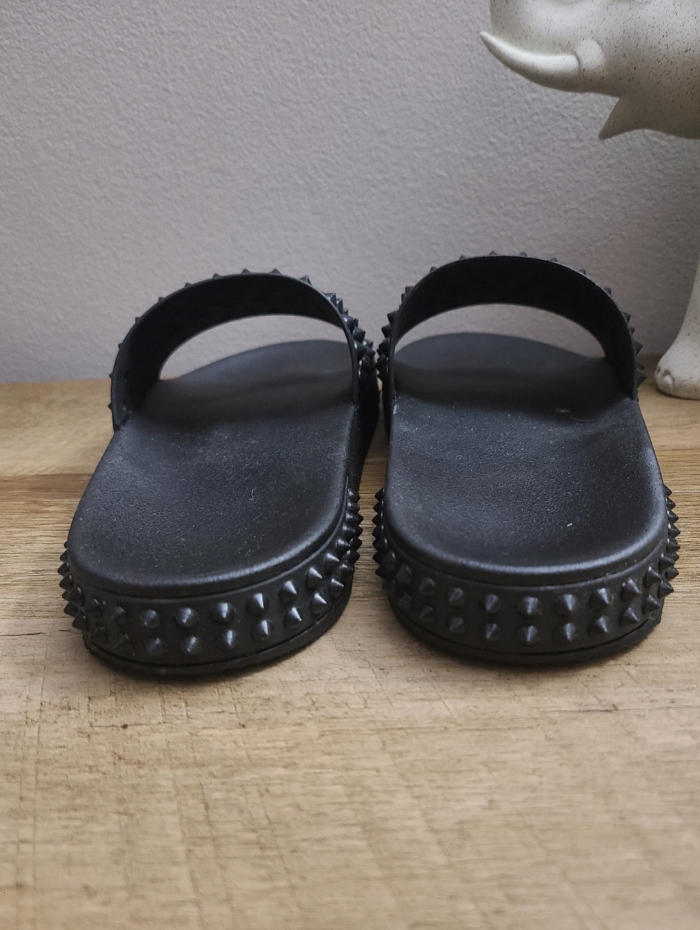 🖤 Women's Spiky Studded Black Slide Sandals Size 8 - Picture 5 of 11